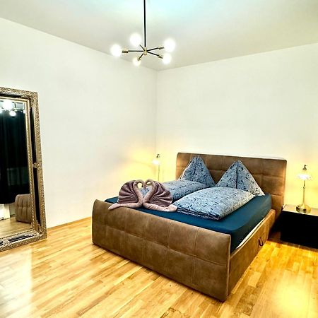 City Center Apartment Виена Екстериор снимка