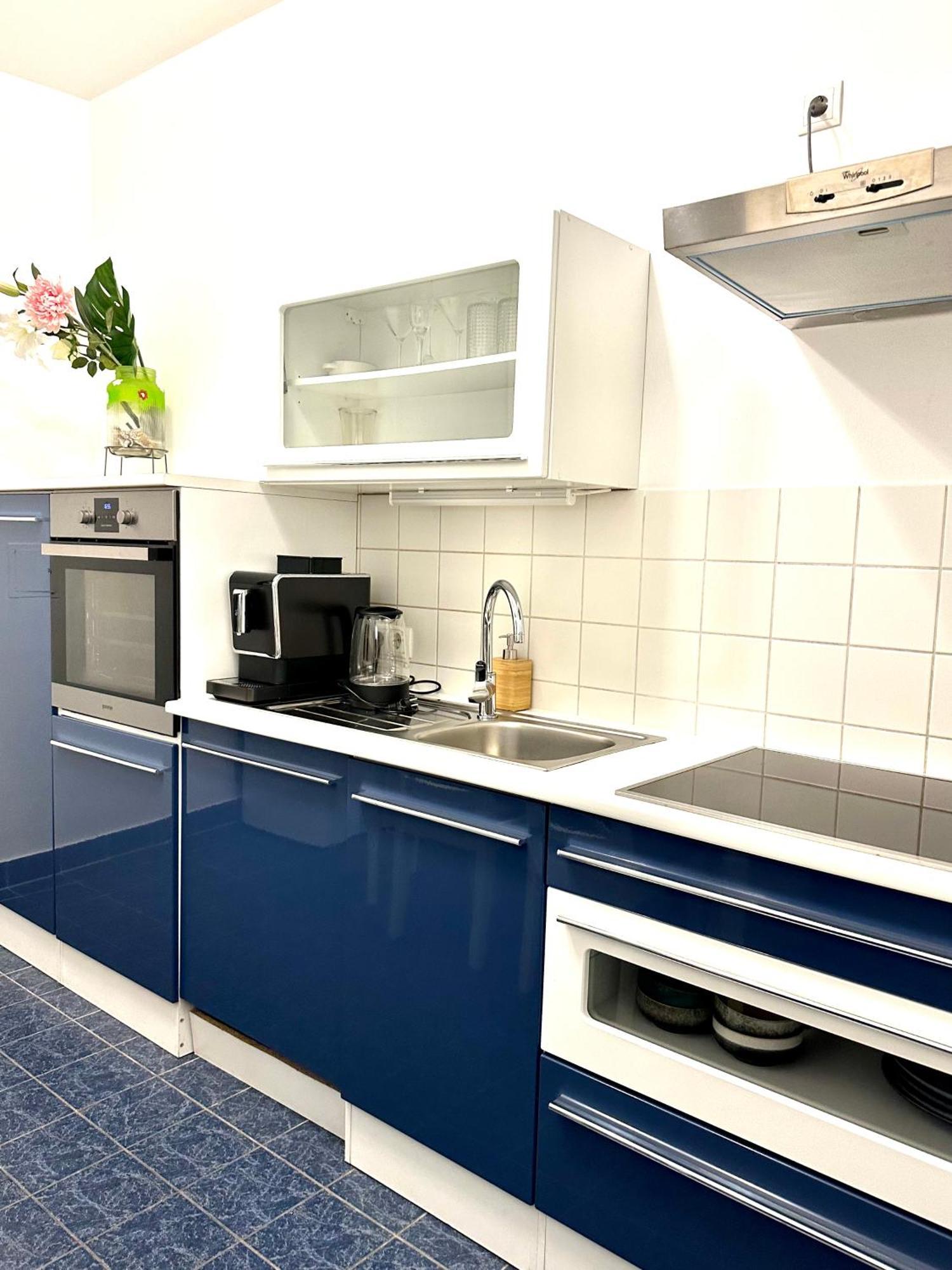 City Center Apartment Виена Екстериор снимка