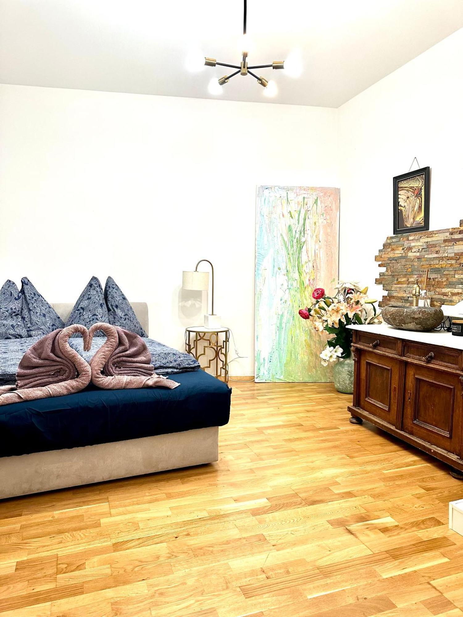 City Center Apartment Виена Екстериор снимка