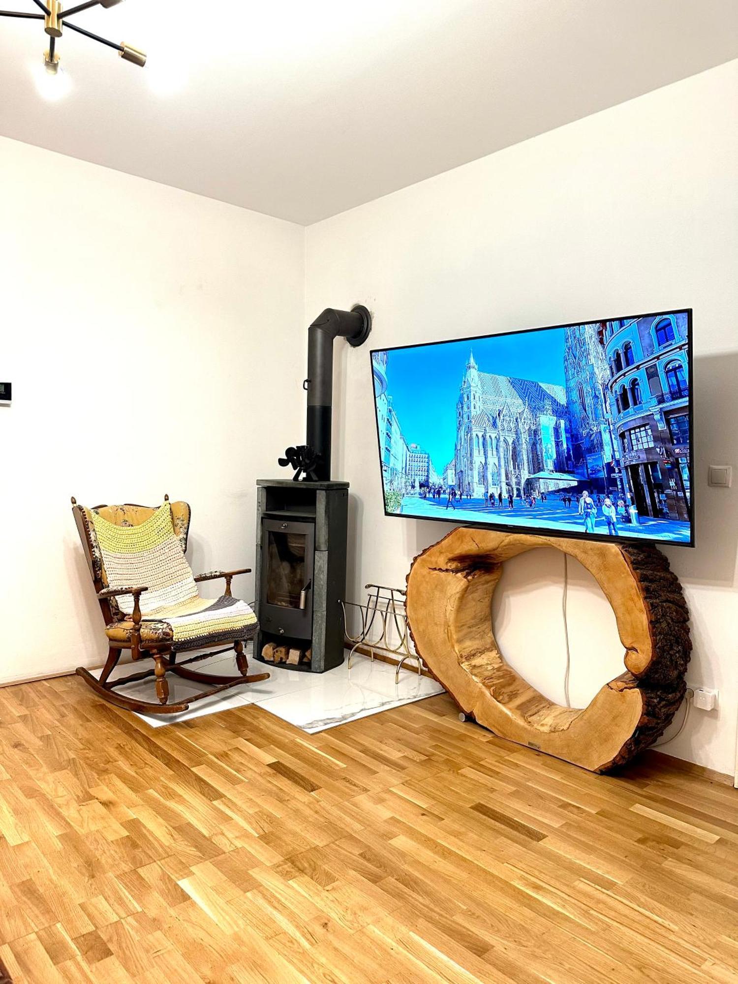 City Center Apartment Виена Екстериор снимка